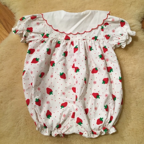 Vintage strawberry printed cotton blend romper - Picture 2 of 6